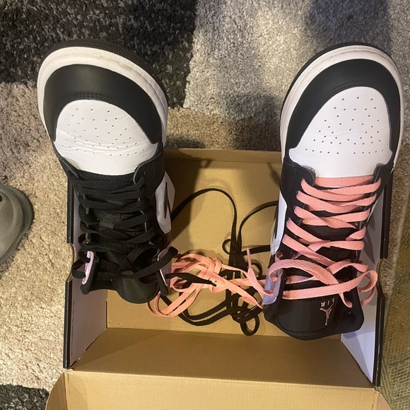 Jordan 1 mid SE Zen master - Picture 2 of 3